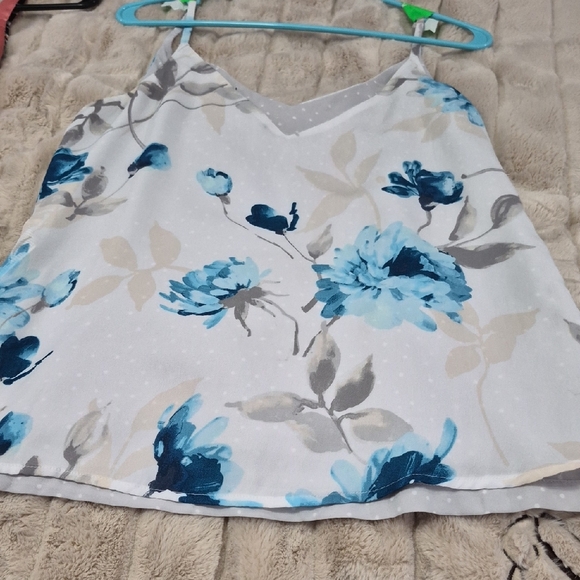 White House Black Market 2 reversible Camis. Pink and White Floral Camisole Set - Picture 2 of 6